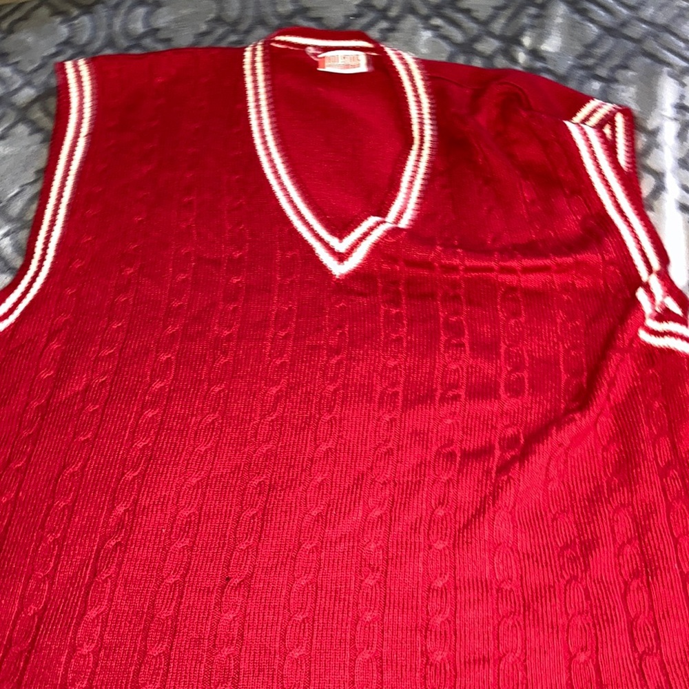 Sweater vest